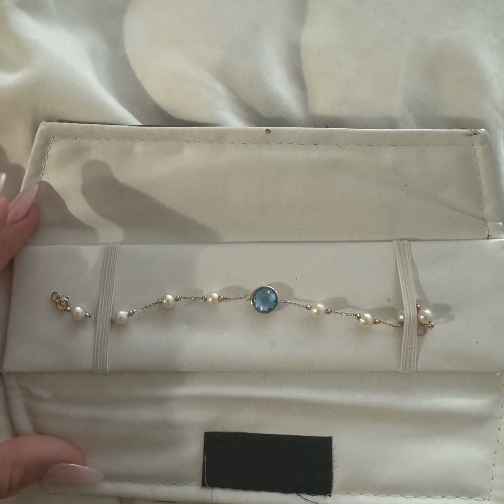Gold & Pearl bracelet